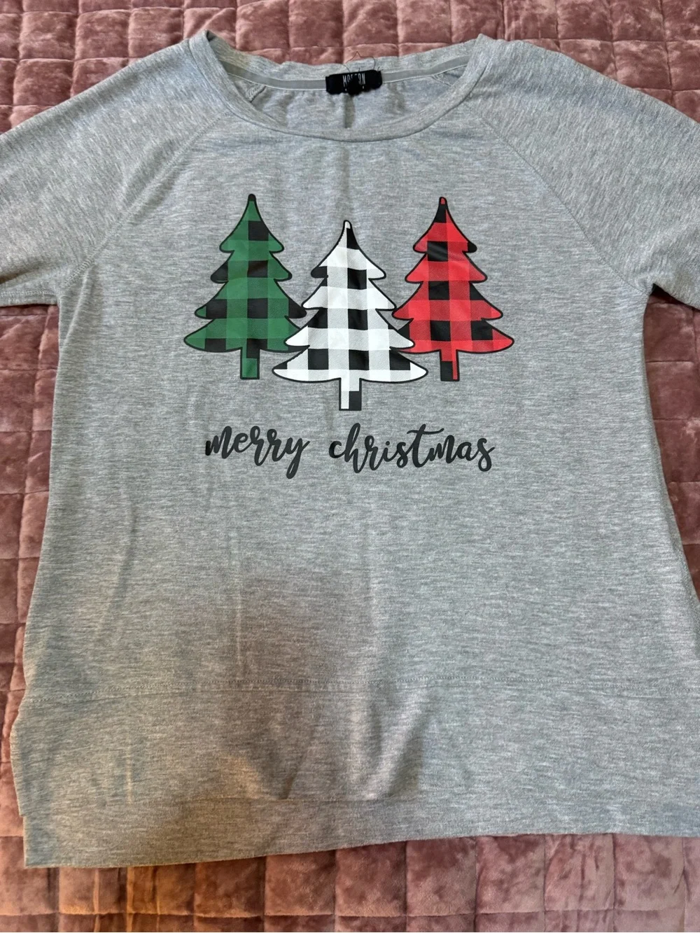 Modern Canvas Women’s M Gray Merry Christmas Plaid Tree Raglan Top